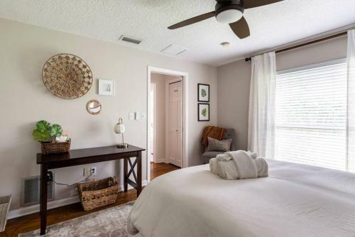 Quiet Oasis In Ideal Location-private Pool &arcade