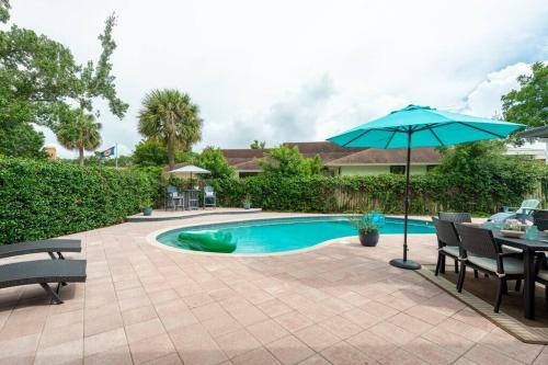 Quiet Oasis In Ideal Location-private Pool &arcade