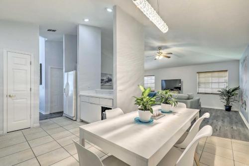Idyllic Tampa Abode About 2 Mi To Busch Gardens!
