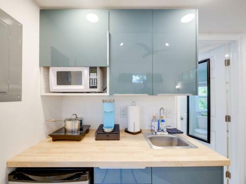 Creekside Cottage- Experience St. Aug's Newest Tiny House
