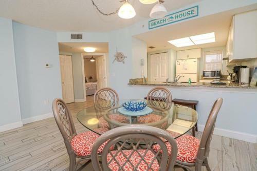 Ocean Village Club F17