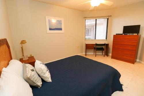 Ocean Village Club K14