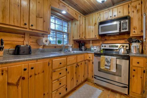 Bearfoot Bend Cabin In Blue Ridge