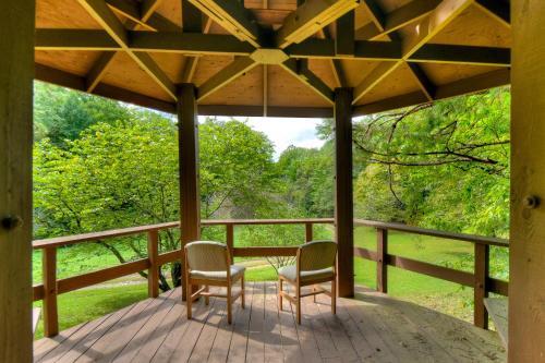 Bearfoot Bend Cabin In Blue Ridge