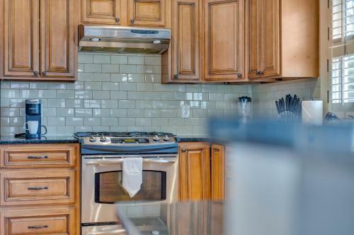 Glamorous 3-br Home For Your Next Getaway