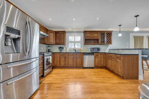 Glamorous 3-br Home For Your Next Getaway