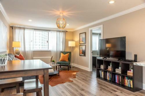 Downtown Atl Condo W Pool King Bed Lm1k2t