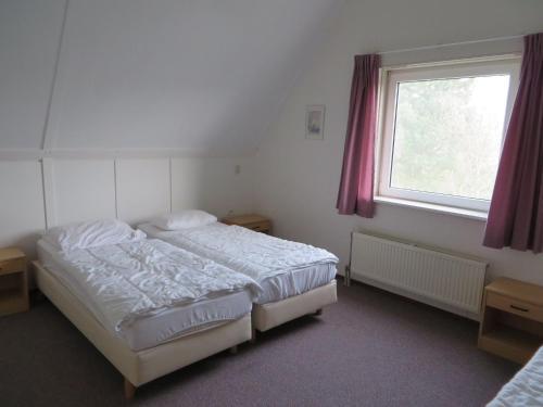 Holiday Home Bungalowpark De Vlietlanden