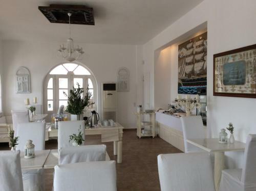 Porto Scoutari Romantic Hotel