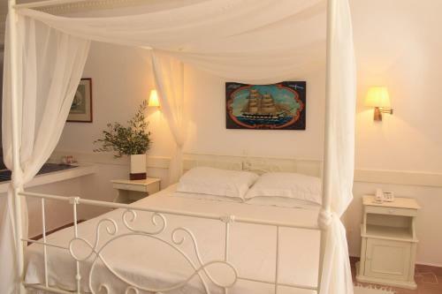 Porto Scoutari Romantic Hotel