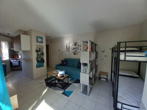 Apartamento Les Deux Ch�teaux Avec Piscine, Climatisation Et Wi-fi