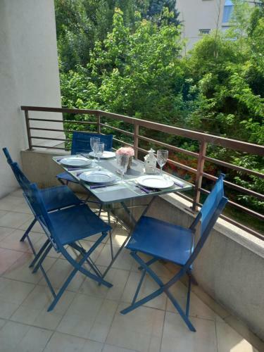 Apartamento Les Deux Ch�teaux Avec Piscine, Climatisation Et Wi-fi