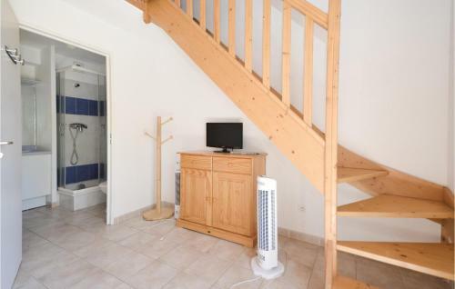 Two-bedroom Holiday Home In Calvisson