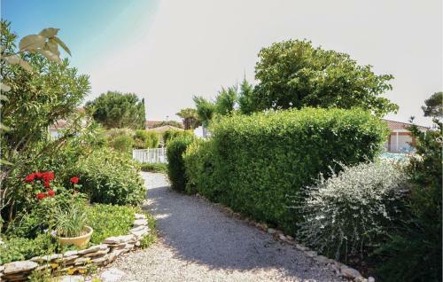 Two-bedroom Holiday Home In Calvisson