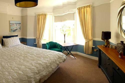 Beautifully Appointed, Period Seaside Apartment