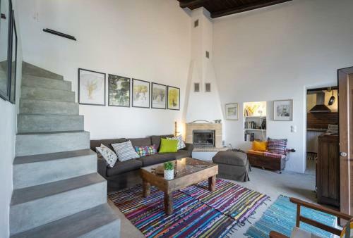 Comfy Rural Loft Retreat