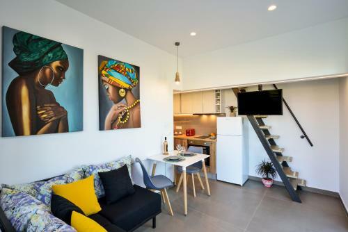 Mini Maisonette