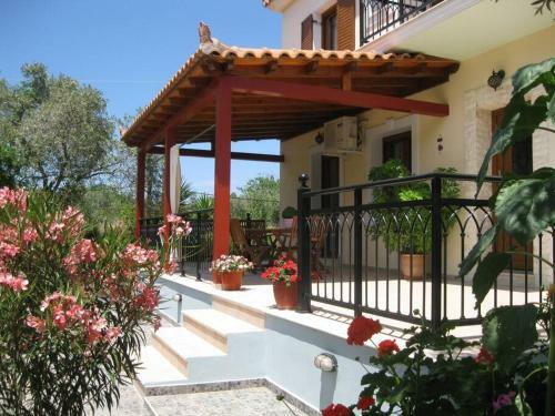 Christina Villa Near Stafylos Beach