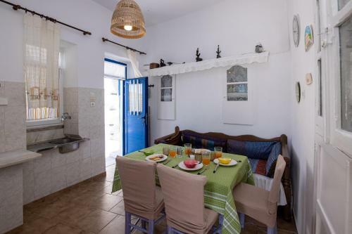 Apartamento Neotraditional House In Tinos For 4 Ppl