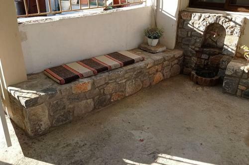 Traditional House With Fireplace And Garden