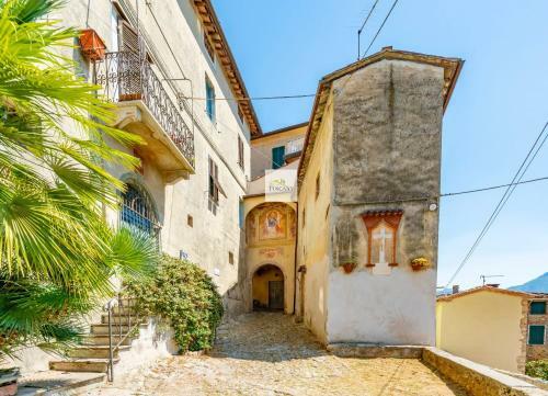 La Ghiandaia By Betuscany