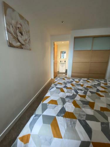 Secc/hydro Modern 6th Floor 2br Apartment, Great Views & Free Parking