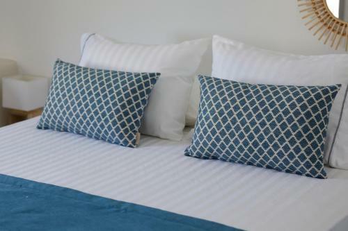 Villa El Verano Suites