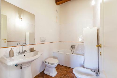 Apartamento Bright Apt With Terrace And Shared Pool