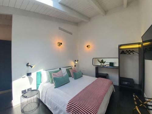 Hostal Belu - Fondi Holiday Rooms