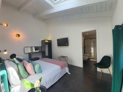 Hostal Belu - Fondi Holiday Rooms