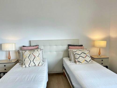 Balcony W Seaview - 1 Bed Apart