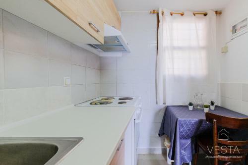 Ilios Loft Apartment With Sea Views, 200m From Beach
