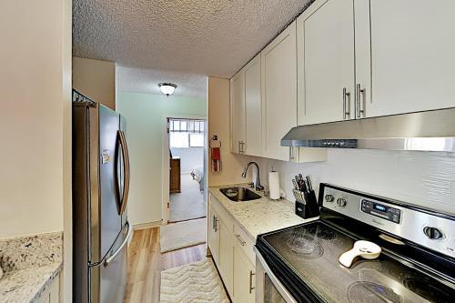 Kuhio Plaza Condo 702