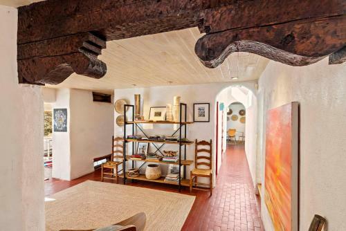 384 Calle Loma Norte