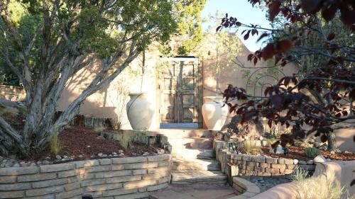 384 Calle Loma Norte