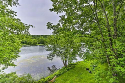 Hudson Valley Home With Lake Views And Kayaks