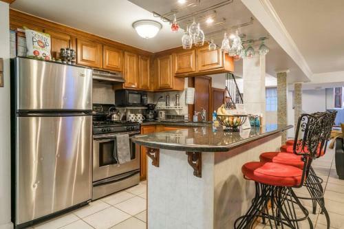 352 New York Cozy, 1 Bedroom Brownstone Apt