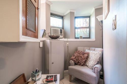 352 New York Cozy, 1 Bedroom Brownstone Apt