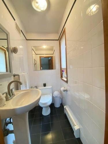 Beautiful 4 Bedroom House With Pool