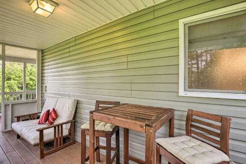 Tree-lined Firefly Hideaway Leicester Home!