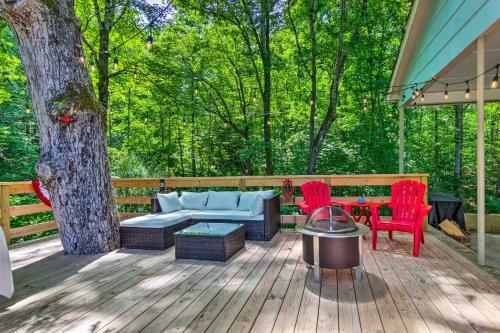 Lake Lure Cottage With Entertainment Backyard!