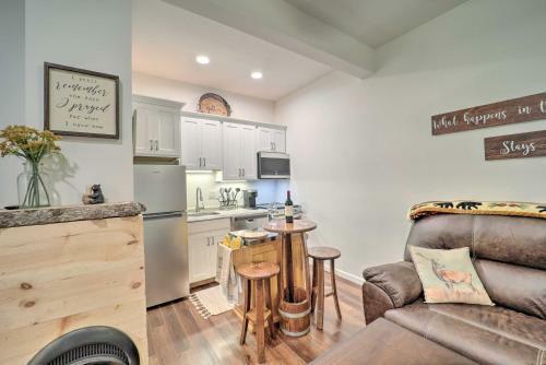 Charming Newland Apartment With Deck And Fire Pit
