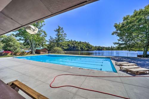 Charming Newland Apartment With Deck And Fire Pit
