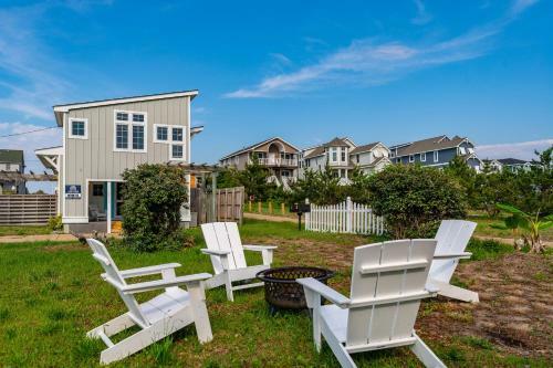 The Gray Sandcastle Nh313