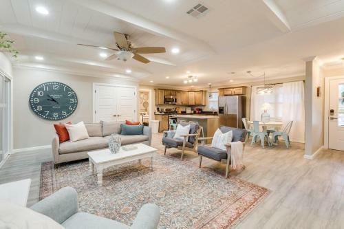 3 Br Newly Remodeled Home With Farm Style Decor