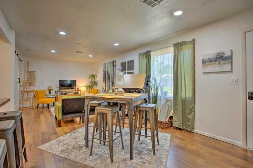 Vibrant-boho, Pet-friendly Oklahoma City Digs