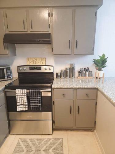 Apartamento Gorgeous Spacious Condo Centrally Located In Okc