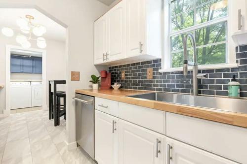 Pet Friendly- Quiet Neighborhood-2 Bedroom