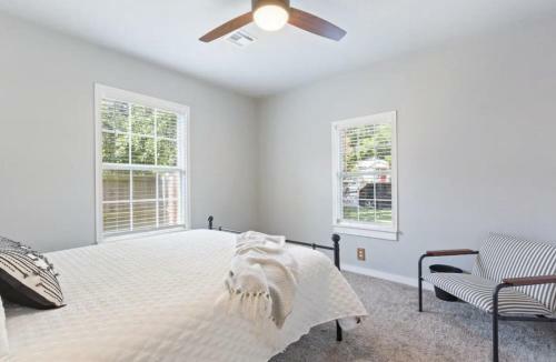 Pet Friendly- Quiet Neighborhood-2 Bedroom