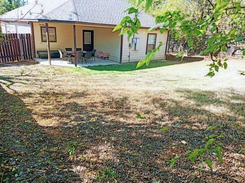 Cozy Home Near Stockyards Fort Worth